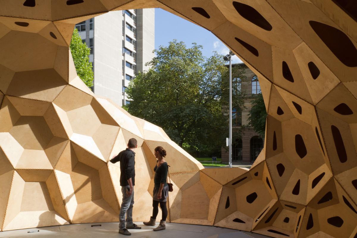 ICD/ITKE Research Pavilion 2011: Visitors at the pavilion entrance