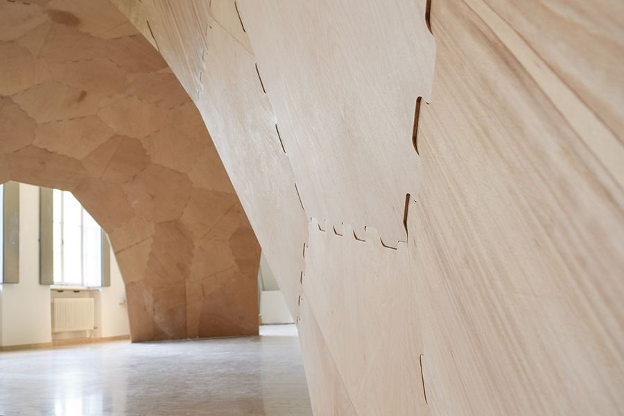 Segmented Timber Shell: Plate joints of the shell