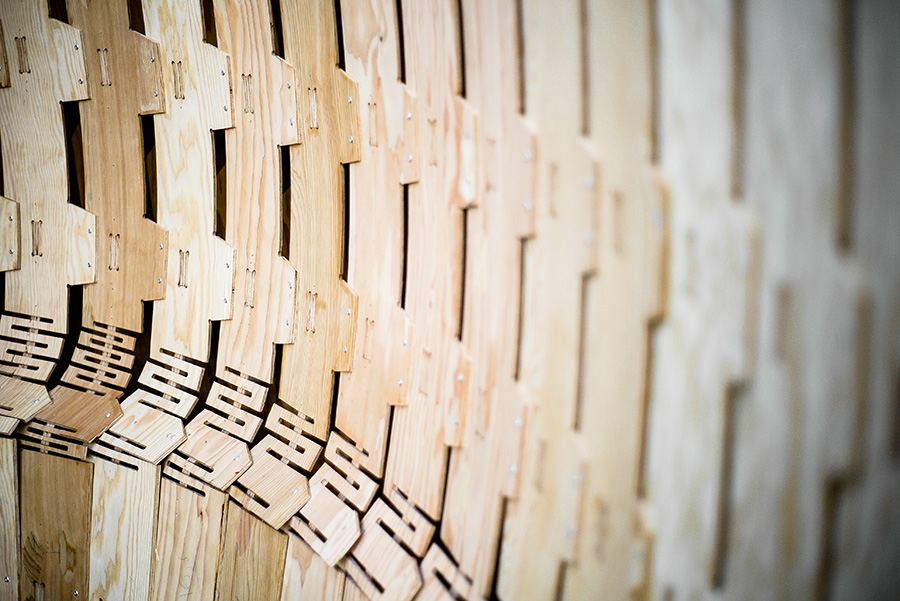Wander Wood Pavilion: Close-up of the milled timber layers